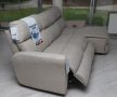 3 személyes relax kanapé jobb oldalon heverő jellegű üléssel drapp szövet kárpittal - raktárról - McPherson