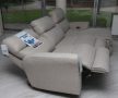 3 személyes relax kanapé jobb oldalon heverő jellegű üléssel drapp szövet kárpittal - raktárról - McPherson